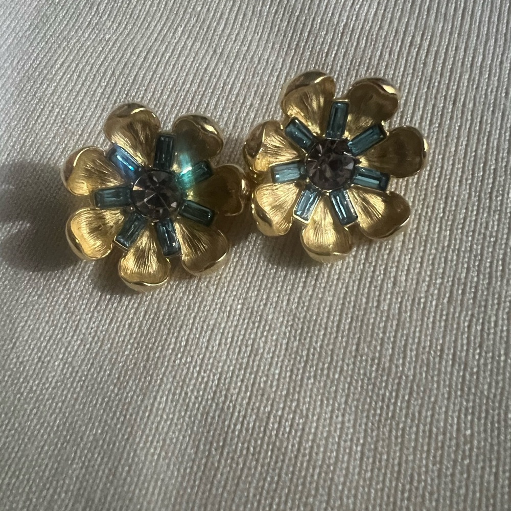 VTG Trifari Pastel Rhinestone Crystal Flower Clip-On  Earrings !